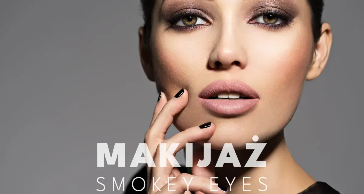 Kobieta z perfekcyjnym makijażem smoky eyes, podkreślonymi brązami i czarną kreską. Usta w cielistym kolorze, paznokcie czarne.
