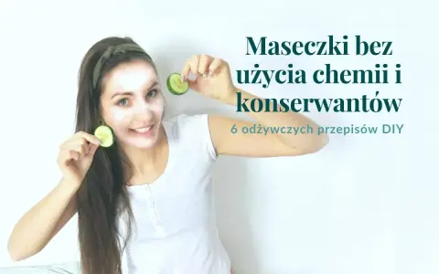 Uśmiechnięta dziewczyna z maseczką na twarzy i plasterkami ogórka. Dowiedz się, jak zrobić naturalne maseczki na twarz, 6 przepisów DIY.